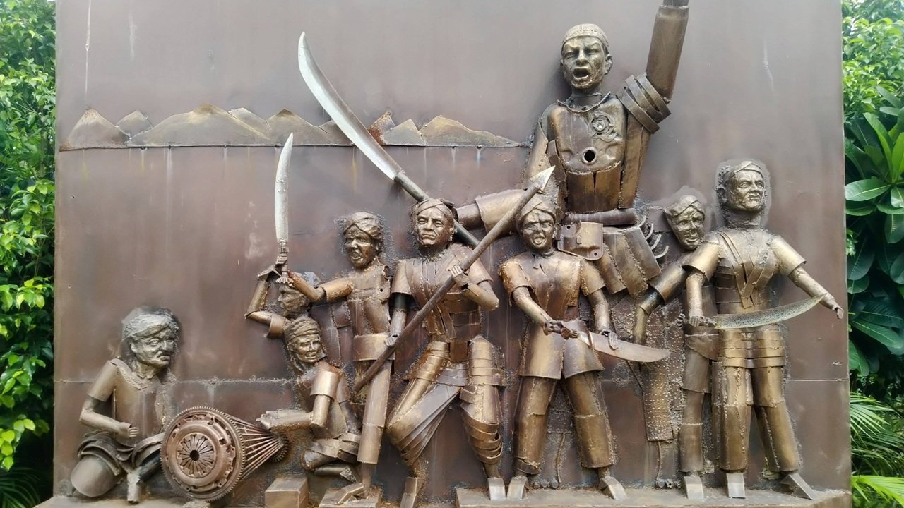 Sculpture of the Ahom rebellion as seen in Shaheedi Park, Delhi.